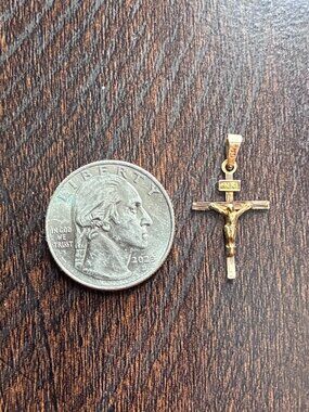 Small Crucifix Pendant 10 KT yellow Gold, Pre-owned, 1.0- Gram weight
